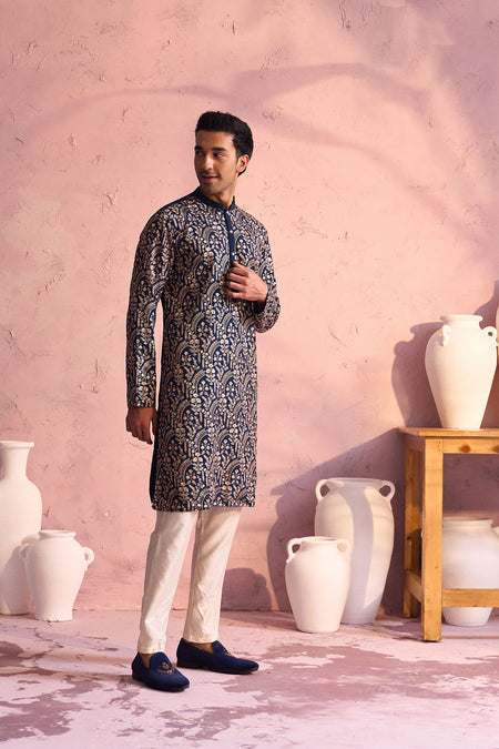 SHRESTHA By VASTRAMAY Men's Bottle Green Georgette Embroidered Kurta Pyjama Set
